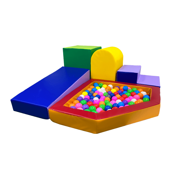 Centro psicomotriz modular con piscina y acceso infantil armado